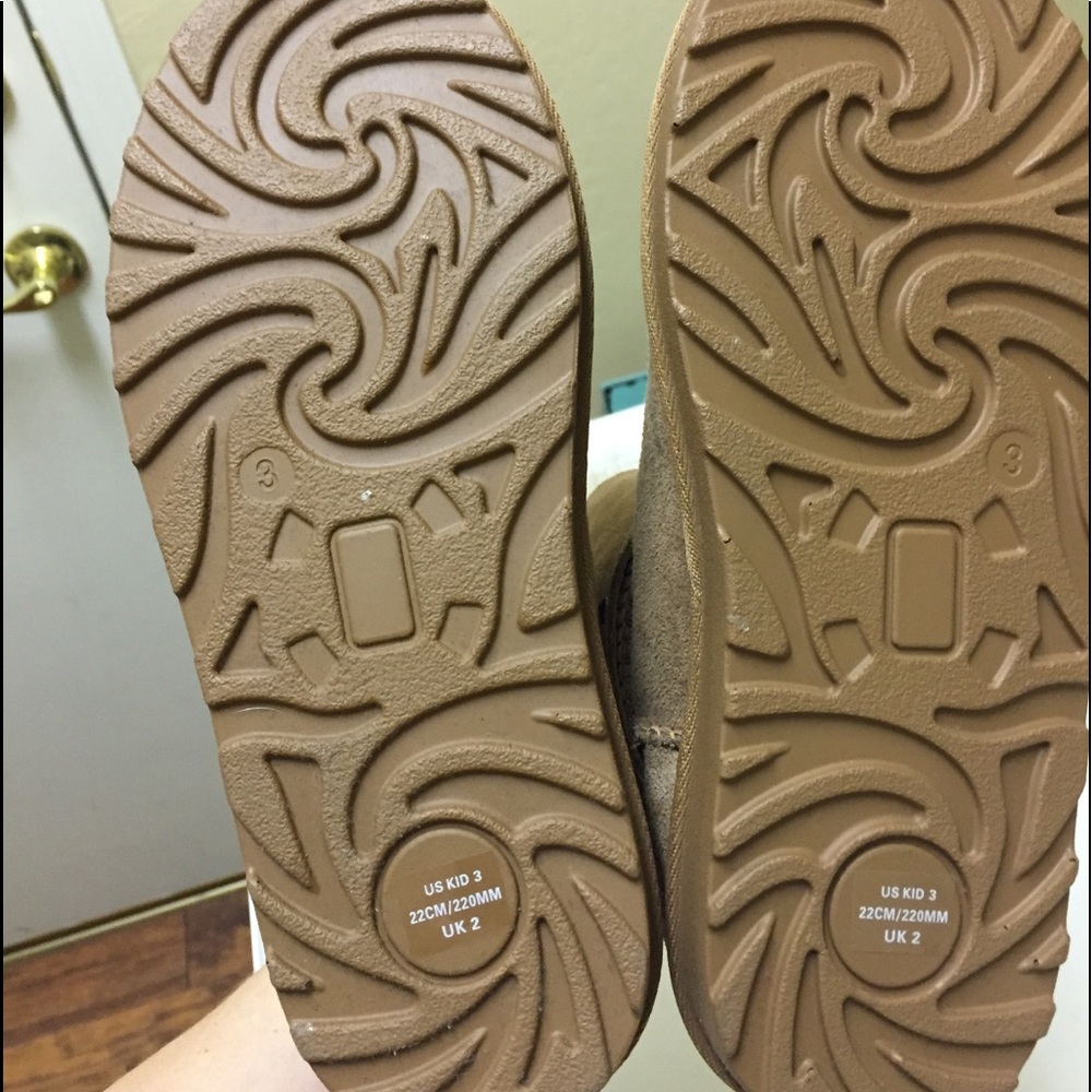 GIRLS SIZE 3 Short suede boots